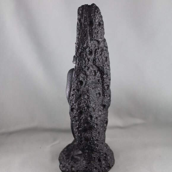 Vintage Coco Joe's Statue - King Kamehameha with Spear in Cave - Made with Lava - Picture 6 of 9